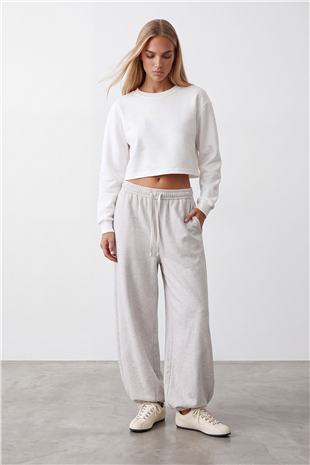 Kadın Beyaz Bisiklet Yaka Eteği Pis Dikişli 3 İplik İçi Şardonlu Sweatshirt Alc-X15863