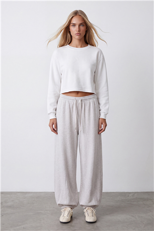 Kadın Beyaz Bisiklet Yaka Eteği Pis Dikişli 3 İplik İçi Şardonlu Sweatshirt Alc-X15863