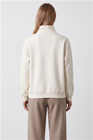 Kadın Beyaz Dik Yaka Fermuarlı 3 İplik İçi Şardonlu Oversize Sweatshirt Alc-X15729