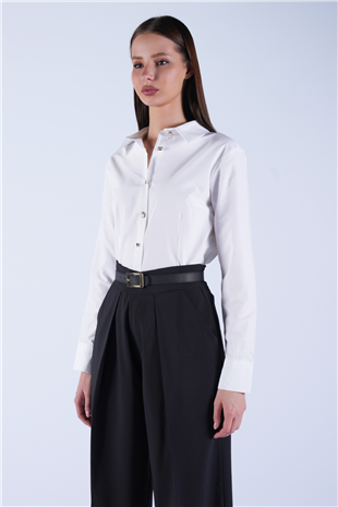 Kadın Beyaz Gold İnci Düğme Detaylı Pensli Slim Fit Poplin Gömlek Alc-X15114