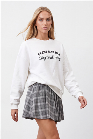 Kadın Beyaz Ribanalı Bisiklet Yaka Baskılı Şardonlu Üç İplik Sweatshirt Alc-X15961