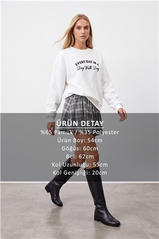 Kadın Beyaz Ribanalı Bisiklet Yaka Baskılı Şardonlu Üç İplik Sweatshirt Alc-X15961