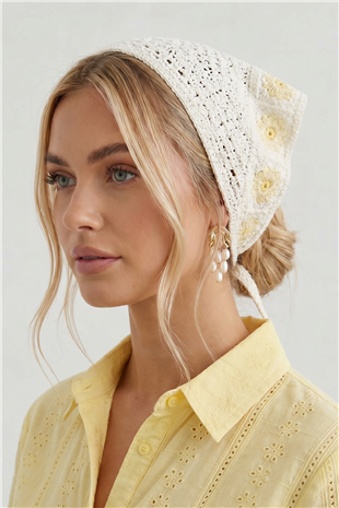 Beyaz Sarı Çiçek Motifli Bandana Alc-X15560