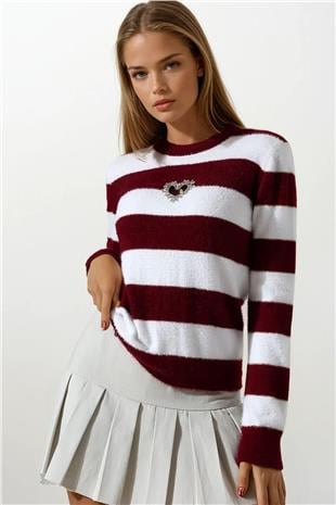 Kadın BORDO-BEYAZ Kalp Detaylı Taş İşlemeli Çizgili Triko Kazak VS01646