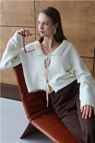 Kadın EKRU Bağlama Detaylı Polo Yaka Triko Hırka VS01429