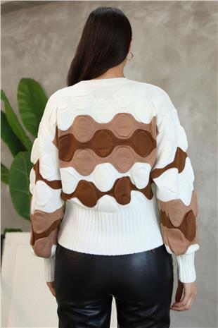 Kadın Ekru Bisiklet Yaka Kabartma Desenli Triko Kazak Alc-X14744