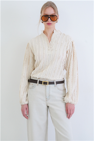 Kadın Ekru Hakim Yaka Önü Düğmeli Balon Kol Fırfır Kumaş Gömlek Bluz Alc-X15405