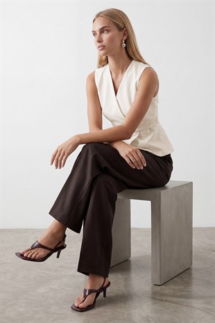 Kadın Ekru Kemerli Anvelop Kapamalı İçi Astarlı Yelek Alc-X15468