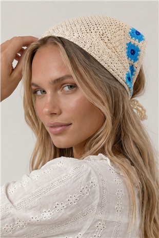 Ekru-Mavi Çiçek Motifli Bandana Alc-X15560