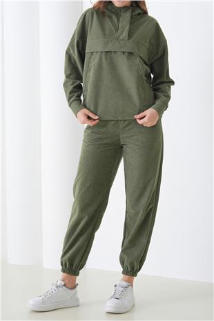 Kadın HAKİ Dik Yaka Kanguru Cepli Sweatshirt Ve Paçası Lastikli Pantolon Kadife Takım VS01443