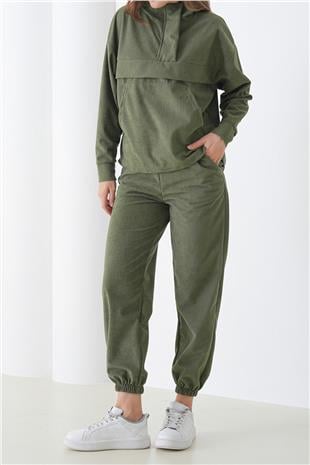 Kadın HAKİ Dik Yaka Kanguru Cepli Sweatshirt Ve Paçası Lastikli Pantolon Kadife Takım VS01443