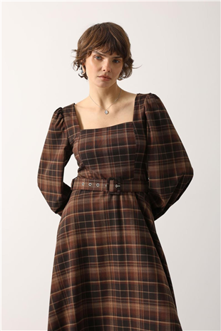 Kadın Kahve Siyah Kare Yaka Ekoseli Kemerli Elbise Alc-X15231
