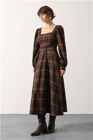 Kadın Kahve Siyah Kare Yaka Ekoseli Kemerli Elbise Alc-X15231