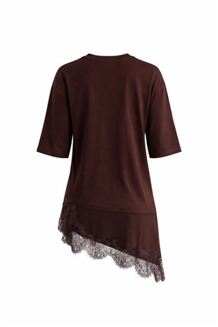 Kadın Kahverengi Asimetrik Kesim Dantel Detaylı Oversize T-Shırt Alc-X15249