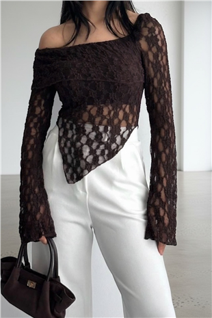 Kadın Kahverengi Asimetrik Yaka Tulumlu Dantel Crop Bluz Alc-X15320