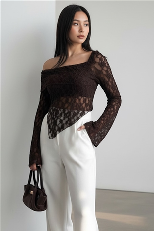 Kadın Kahverengi Asimetrik Yaka Tulumlu Dantel Crop Bluz Alc-X15320