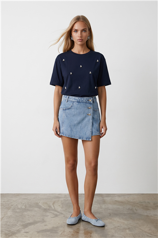 Kadın Lacivert Bisiklet Yaka Oversize İnci Ve Taş İşlemeli T-Shirt ALC-X11964