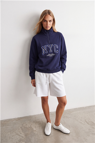 Kadın Lacivert Dik Yaka Fermuarlı 3 İplik İçi Şardonlu Ve Nakışlı Sweatshirt Alc-X15725