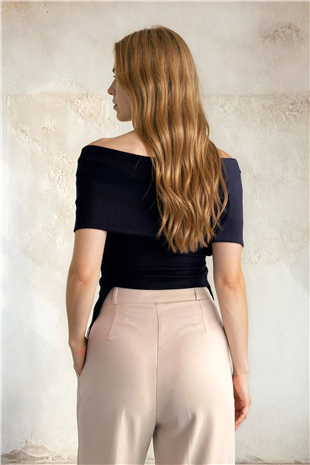 Kadın Lacivert V Yaka Drape Detaylı Metal Aksesuarlı Tasarım Kolsuz Bluz Alc-X15396