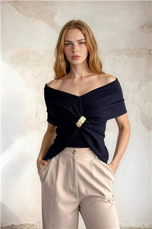 Kadın Lacivert V Yaka Drape Detaylı Metal Aksesuarlı Tasarım Kolsuz Bluz Alc-X15396