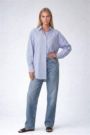 Kadın Mavi Oval Kesim Çizgili Oversize Gömlek VS00729