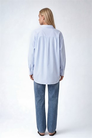 Kadın Mavi Oval Kesim Çizgili Oversize Gömlek VS00729