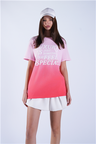 Kadın Pembe Bisiklet Yaka Kabartma Baskılı Renk Geçişli T-Shirt Alc-X15103