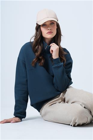 Kadın Petrol Yeşili Dik Yaka Yarım Fermuarlı Çımalı Sweatshirt VS01457