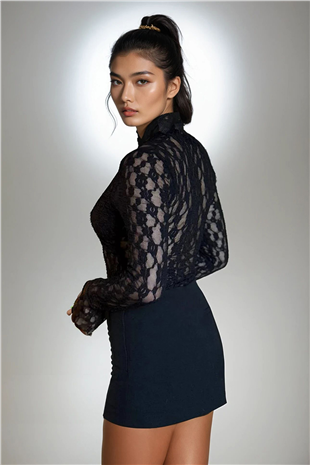 Kadın Siyah Aksesuar Detaylı Balenli Dantel Bluz Alc-X15245