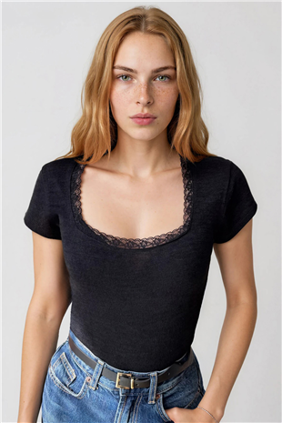 Kadın Siyah Kare Yaka Dantel Detaylı Örme Bluz Alc-X15423