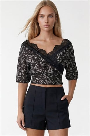 Kadın Siyah Puantiyeli Ön Arka V Yaka Dantel Detaylı Örme Bluz Alc-X15407