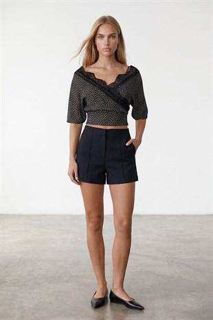 Kadın Siyah Puantiyeli Ön Arka V Yaka Dantel Detaylı Örme Bluz Alc-X15407