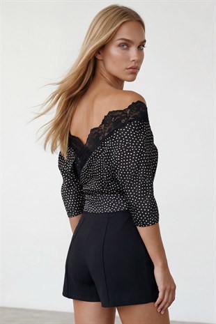 Kadın Siyah Puantiyeli Ön Arka V Yaka Dantel Detaylı Örme Bluz Alc-X15407