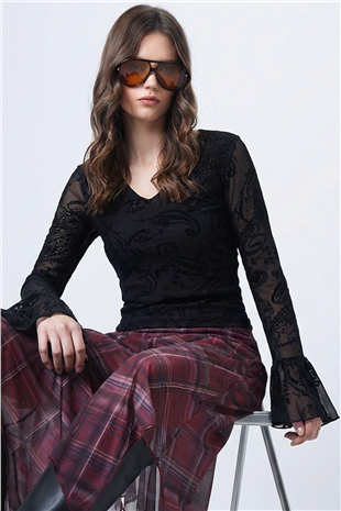 Kadın Siyah V Yaka İçi Astarlı İspanyol Kol Dantel Bluz Alc-X15150