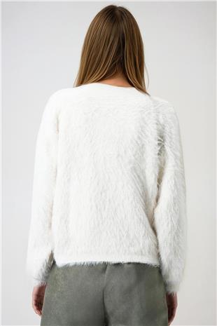 Kadın Ekru Kalp Düğme Detaylı Sakallı Hırka VS01001