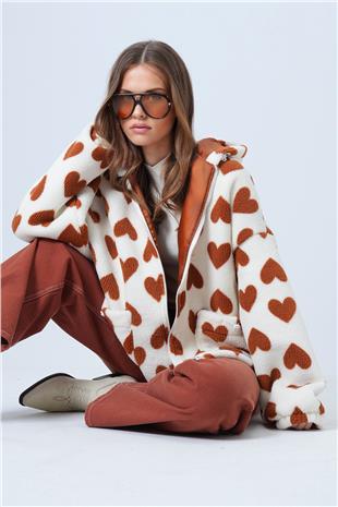 Kadın Kahverengi Kalpli Dik Yaka İçi Astarlı Cepli Oversize Peluş Mont VS01344
