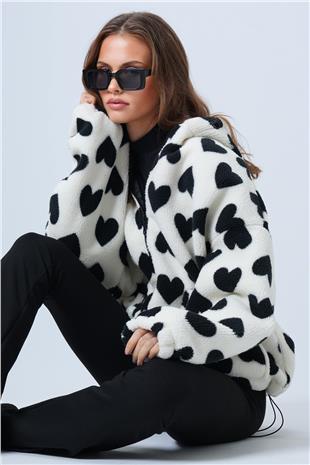 Kadın Ekru Kalpli Dik Yaka İçi Astarlı Cepli Oversize Peluş Mont VS01344