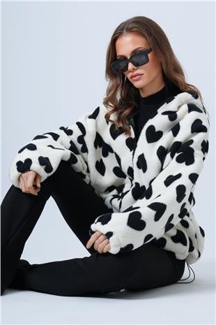Kadın Ekru Kalpli Dik Yaka İçi Astarlı Cepli Oversize Peluş Mont VS01344