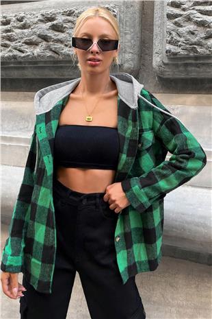 Kadın Yeşil Kapüşonlu Oversize Cepli Düğmeli Ekose Gömlek Ceket VS00936