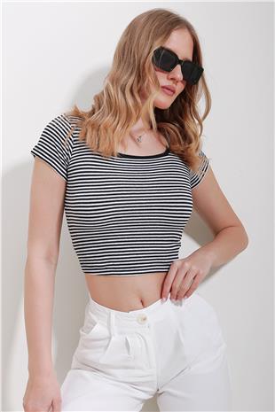 Kadın Siyah Kare Yaka Çizgili Crop Bluz ALC-X11550