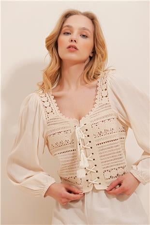 Kadın Bej Kare Yaka Önü Bağlamalı Kroşata Dokuma Crop Bluz ALC-X10028