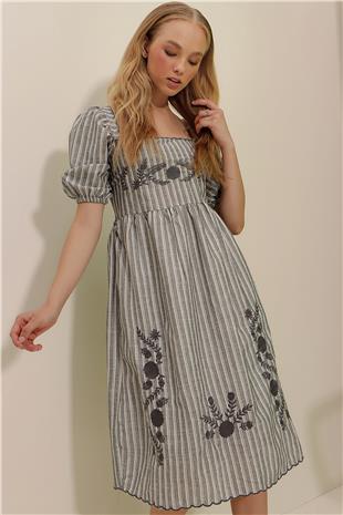 Kadın Gri Kare Yaka Prenses Kol Çizgili Çiçek Nakışlı Dokuma Elbise ALC-X8996