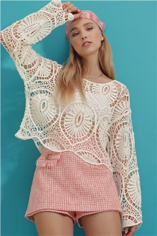 Kadın Ekru Kayık Yaka Motifli Kroşe Bluz ALC-X9061