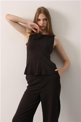 Kadın Kahve Kolsuz Peplum Kesim Dikiş Detaylı Bluz Ve Geniş Paça Pantolon Takım VS01154