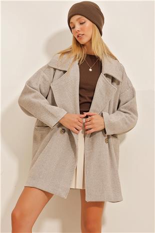 Kadın Bej Kruvaze Yaka Balık Sırtı Desenli Kaşe Cepli Kaban ALC-X10823