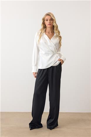 Kadın Beyaz Kruvaze Yaka Kuşaklı Saten Bluz VS00921