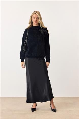 Kadın Siyah Kurdele Detaylı Bisiklet Yaka İncili Püsküllü Triko Kazak VS00940