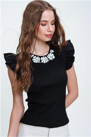 Kadın Siyah Metal Aksesuarlı Kolu Fırfırlı Kaşkorse Bluz ALC-X5978