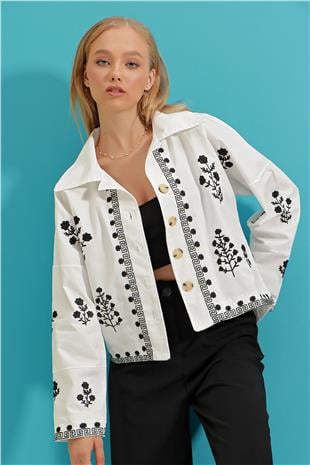 Kadın Beyaz Nakış İşlemeli Keten Ceket ALC-X9209