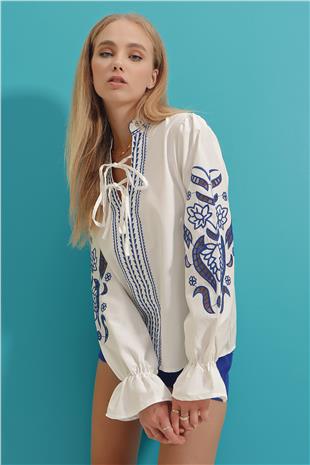 Kadın Beyaz Nakış İşlemeli Önü Bağcıklı Kolları Lazer Kesim Poplin Dokuma Bluz ALC-X9059